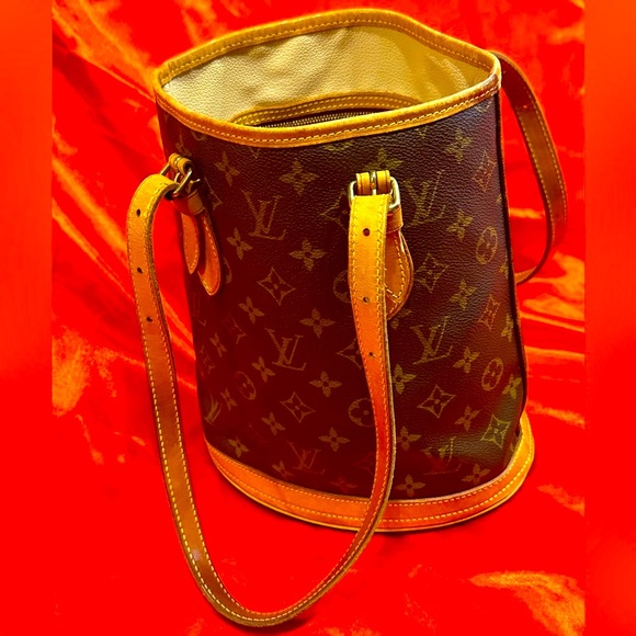 WOW POSHMARK - Authentic Louis Vuitton Bucket Bag - Picture 16 of 16